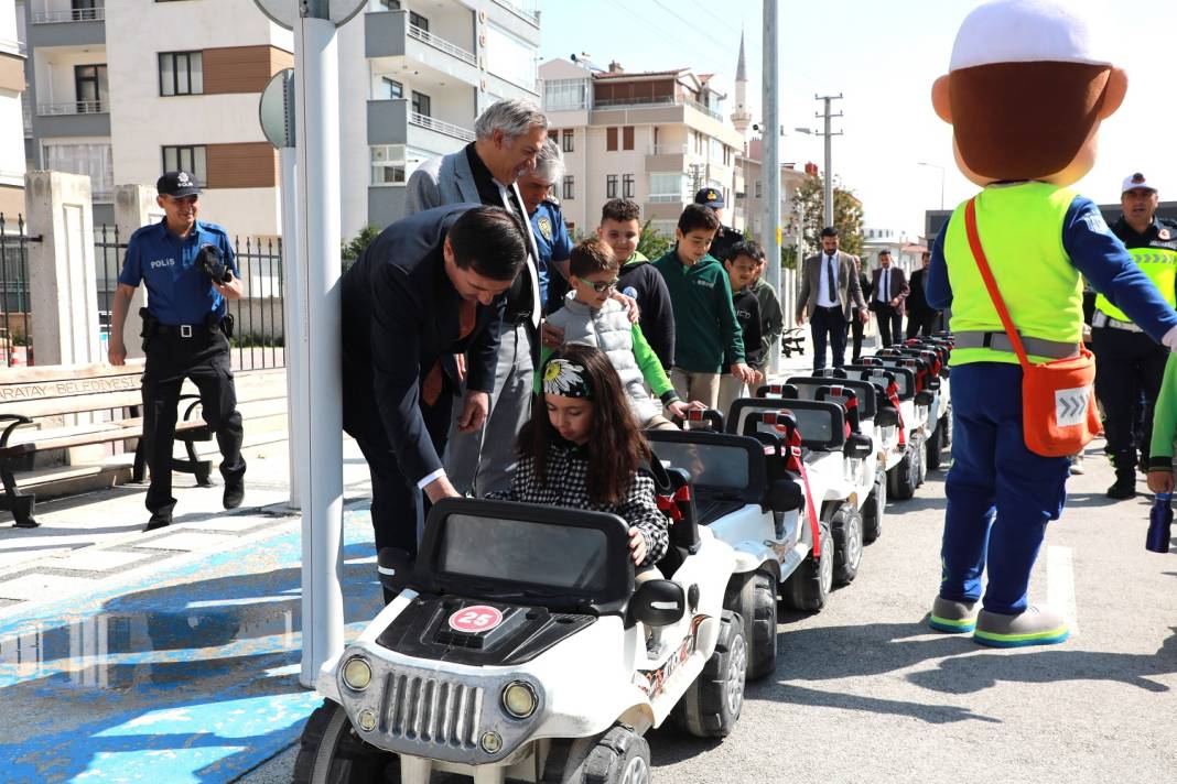 Karatay’da binlerce öğrenci 2 önemli konuda eğitim aldı 7